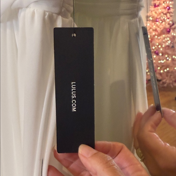 Lulu’s Heavenly Hues flowy White front+ back deep v  Maxi Dress NWT Size M - Picture 7 of 14